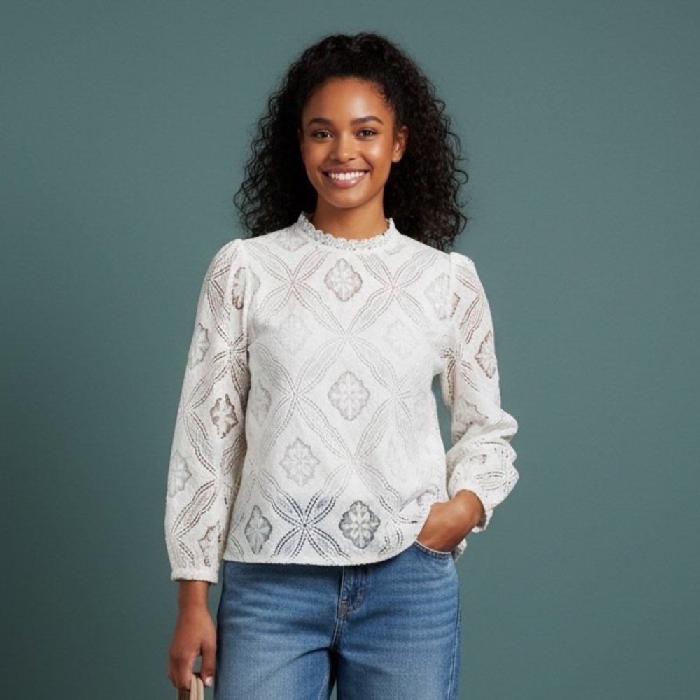 Petite Eyelet top - Picture 1 of 9